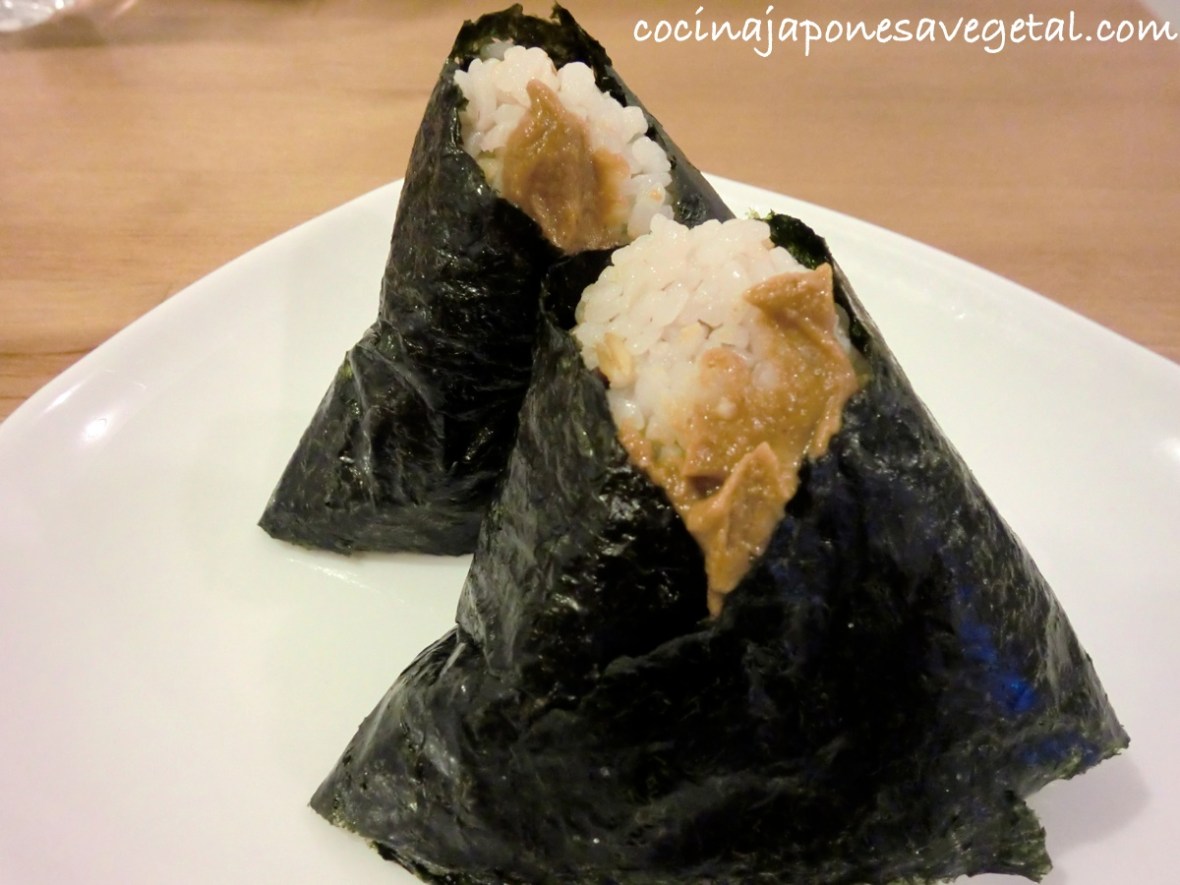 Peanut-butter-onigiri-1